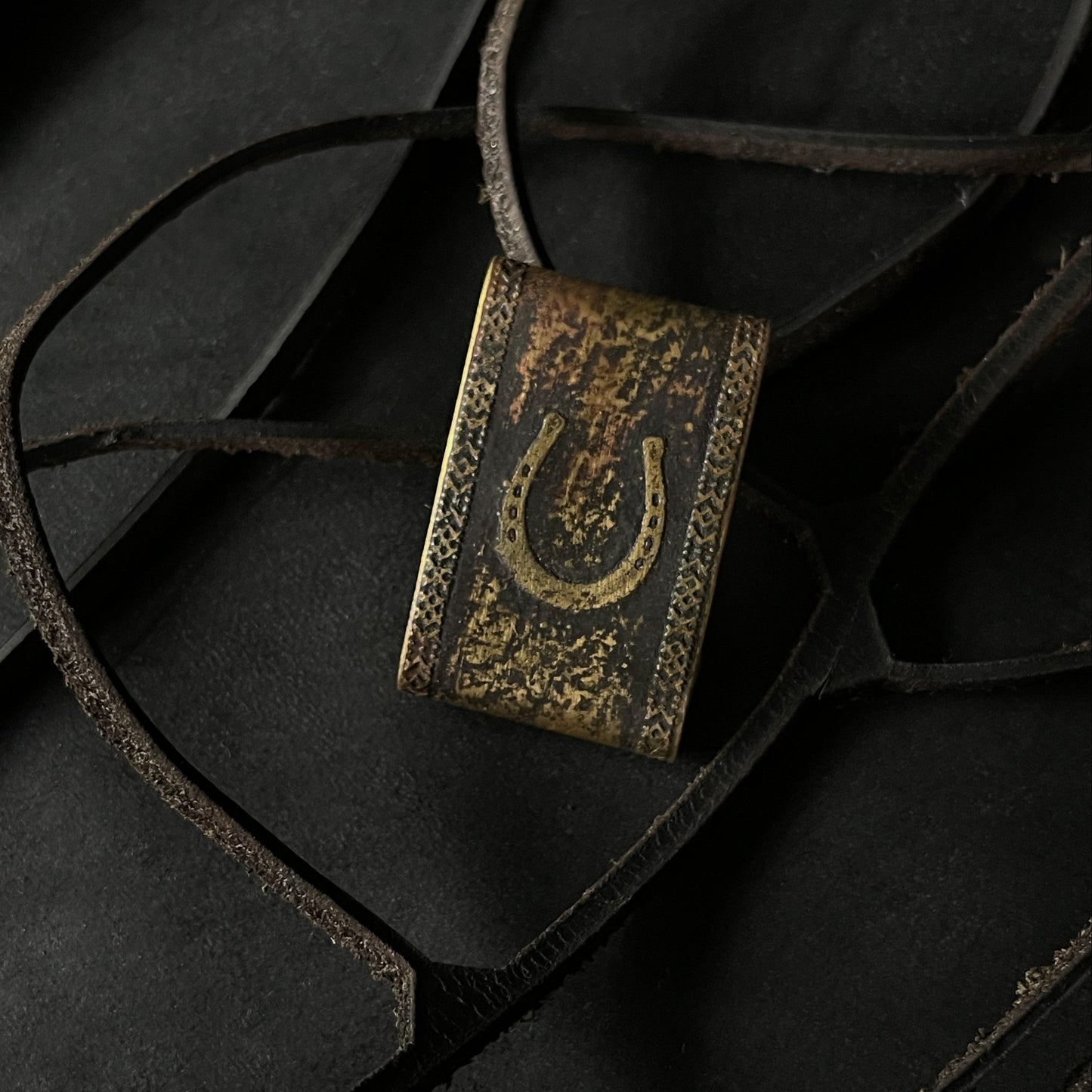 Įvairūs apyrankių aksesuarai