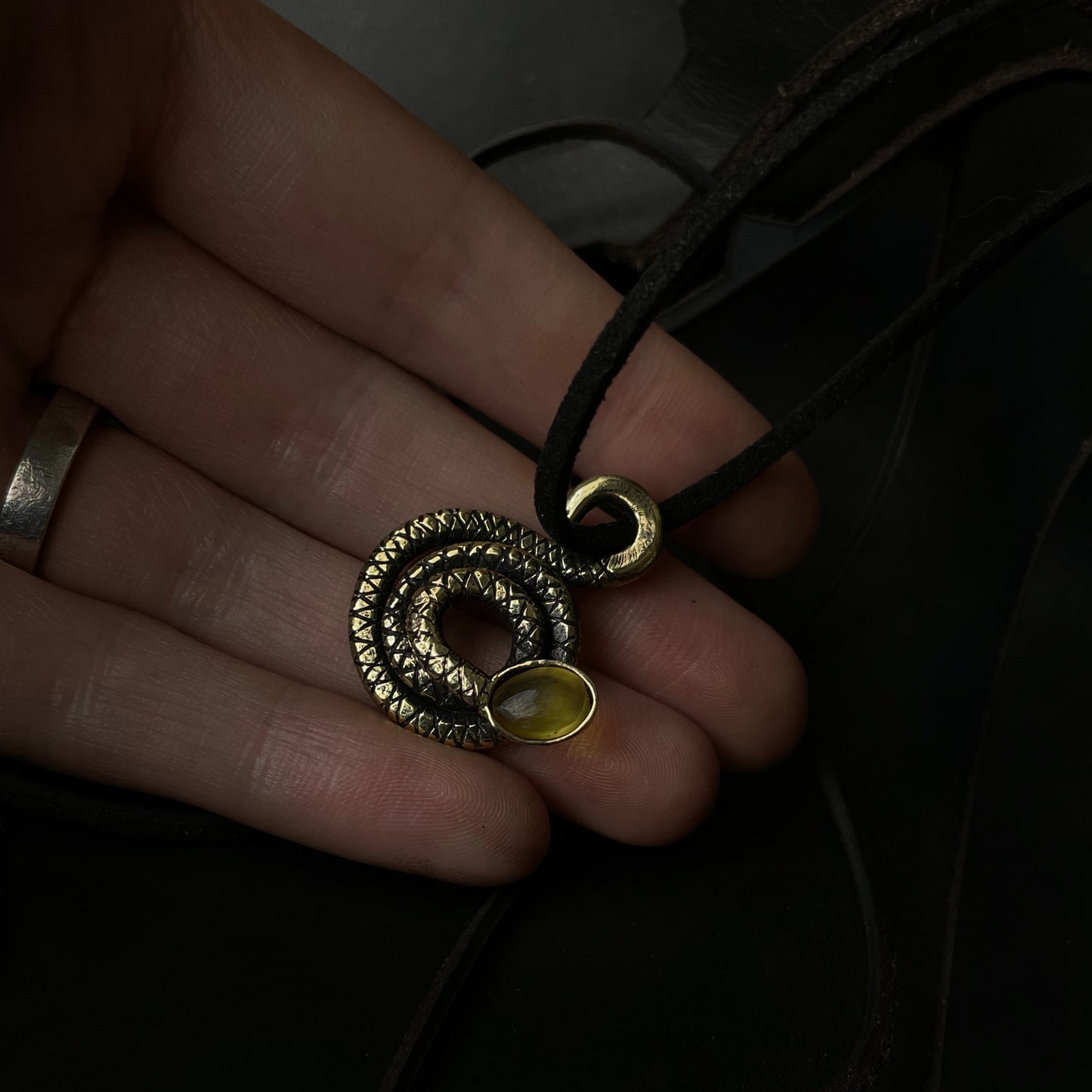 Pendant "Serpent's Serenity"