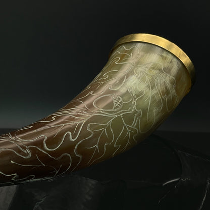 #4 Ranka graviruotas ir žalvariu apkaustytas 150ml ragas gėrimams