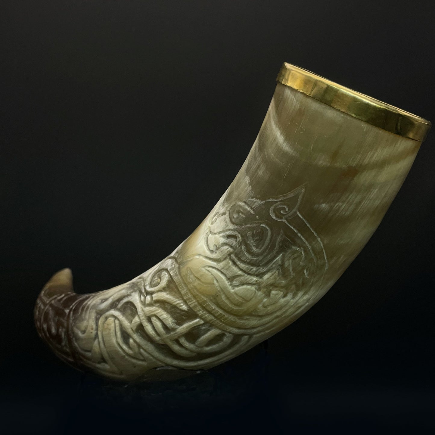 #1 Ranka graviruotas ir žalvariu apkaustytas 150ml geriamasis ragas