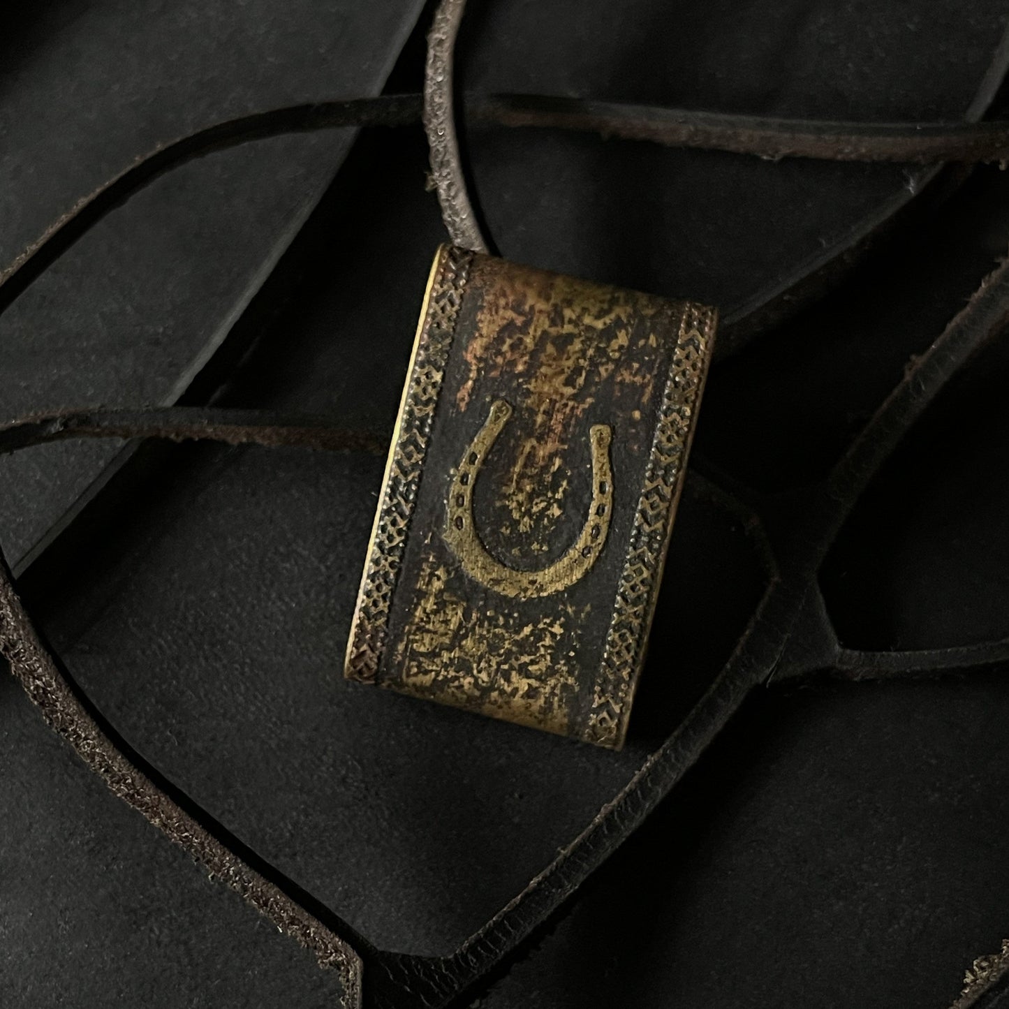 Įvairūs apyrankių aksesuarai